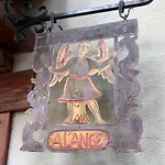 De L'ange Hotel